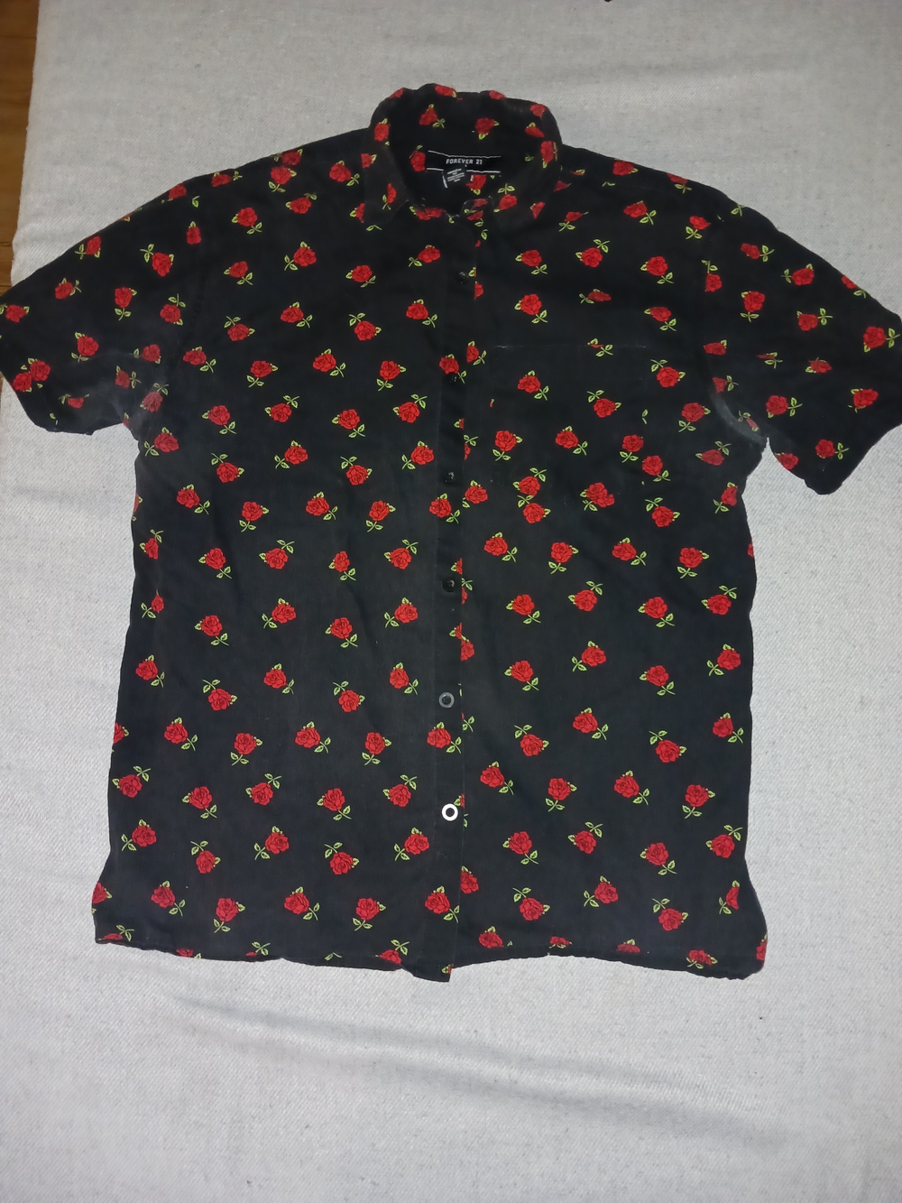 Forever 21 Men'Small Floral Button-Up Shirt in Black Size Small Like New